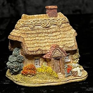 Vintage Lilliput Lane - Wash Day - Collectors Club
